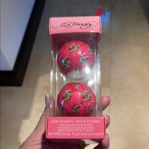 Ed Hardy Pink Fragrant Bath Fizzers